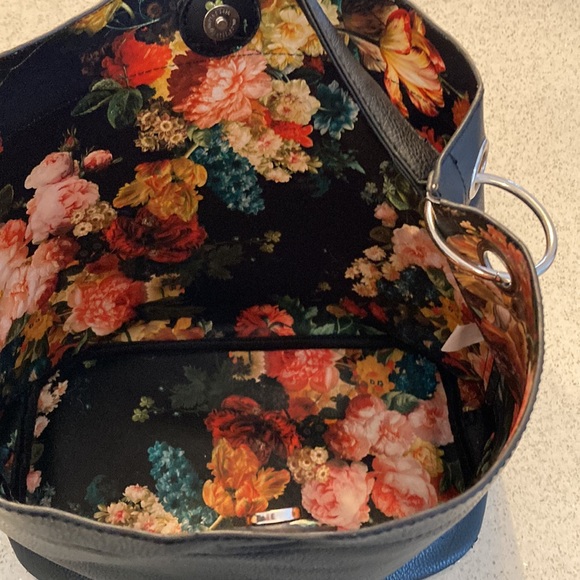 Carlos Santana Bag - Picture 3 of 16